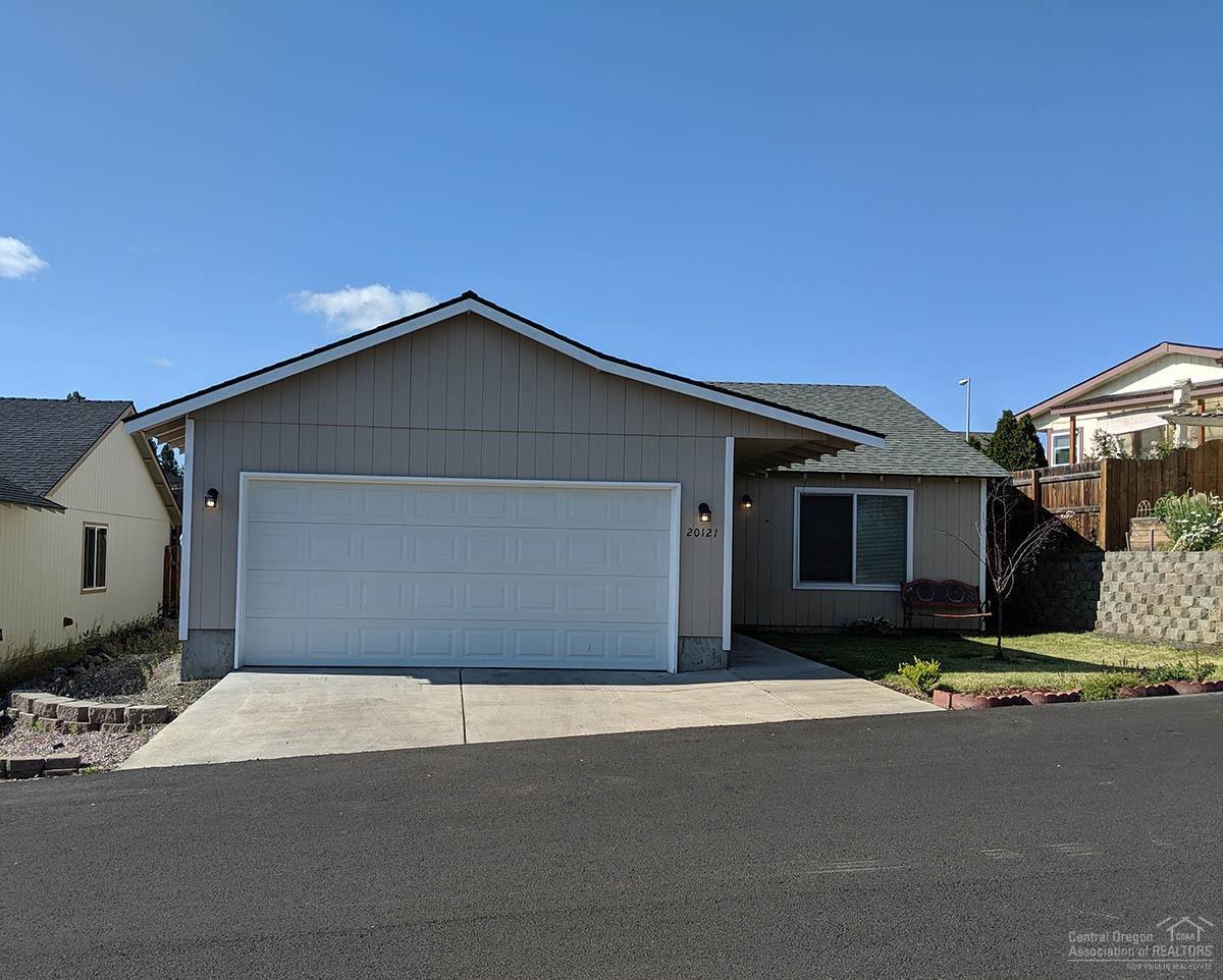 20121 Hawes Lane Bend, OR 97702 - Photo 3 of 15 Additional Photo