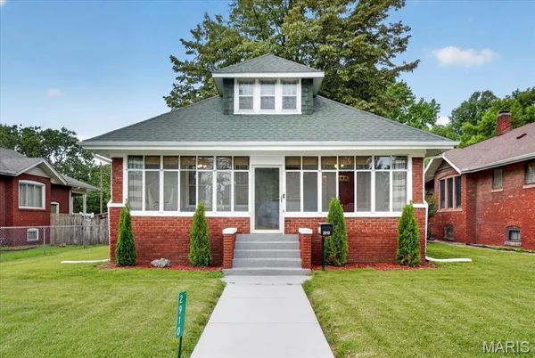 $269,900 | 2910 West Main Street, Belleville, IL 62226