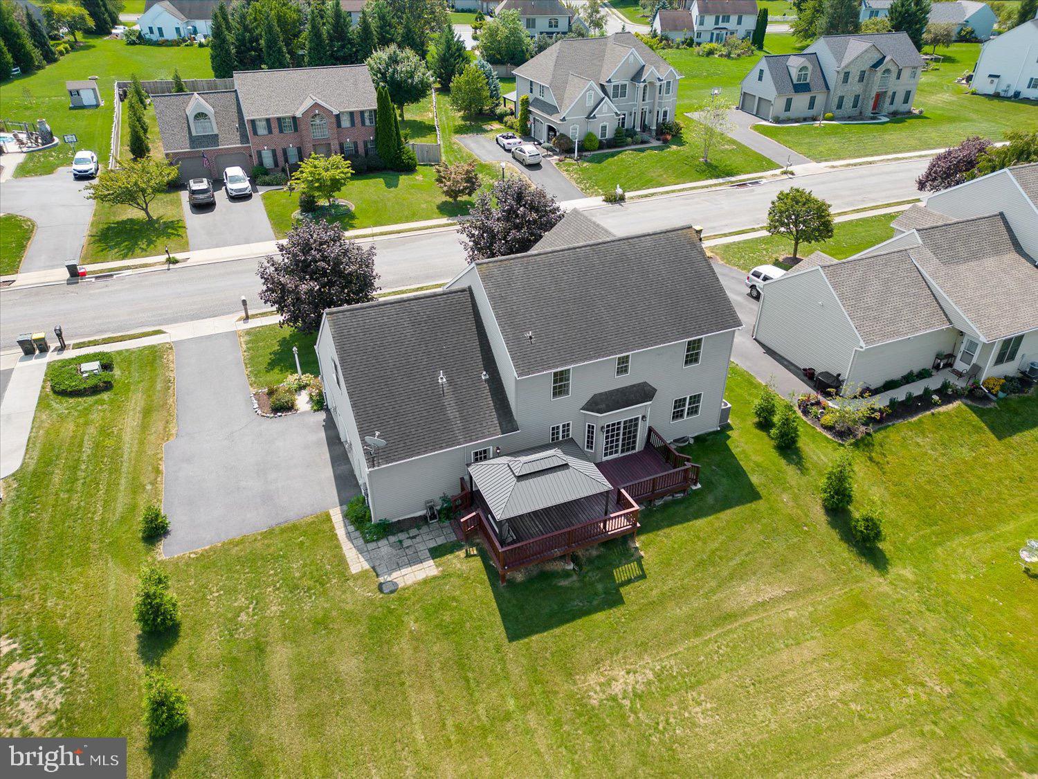 421 Wagonwheel Road Lititz, PA 17543 - Photo 2 of 35