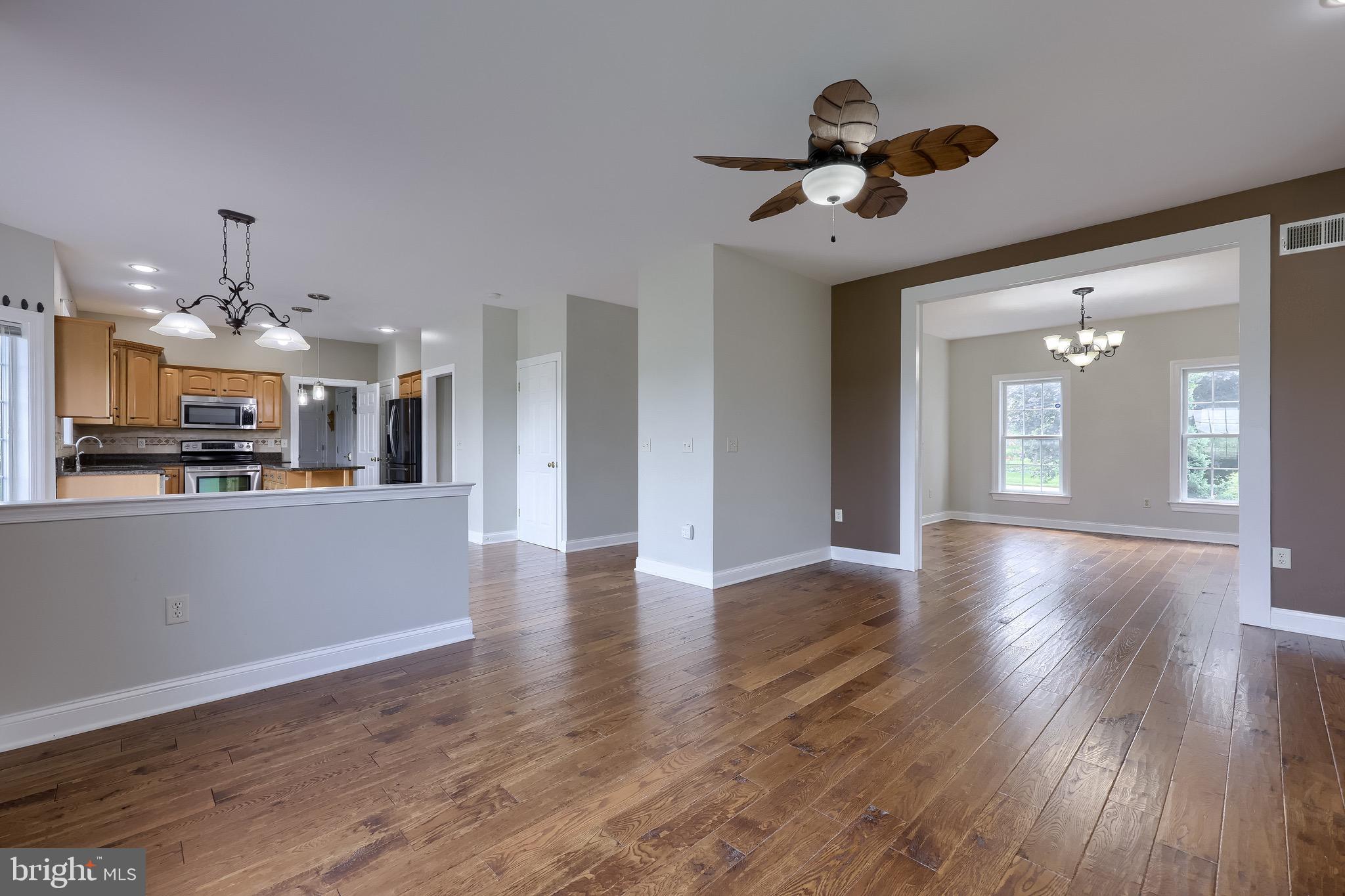 421 Wagonwheel Road Lititz, PA 17543 - Photo 8 of 35