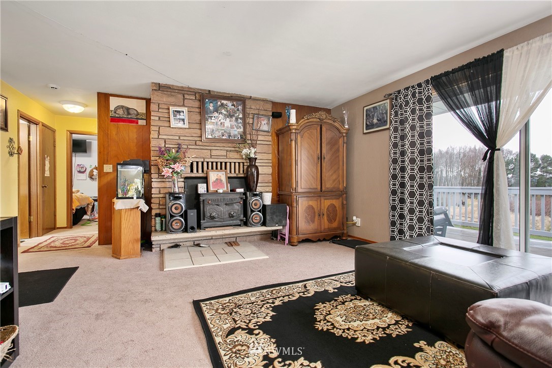 17450 Blodgett Road Mount Vernon, WA 98274 - Photo 4 of 39 Gallery Image 4