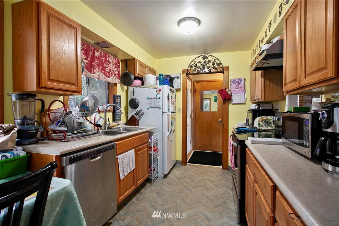 17450 Blodgett Road Mount Vernon, WA 98274 - Photo 8 of 39 Gallery Image 8