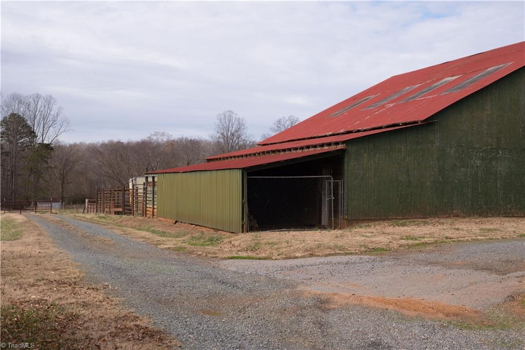 1625 Bloomtown Road East Bend, NC 27018 - Photo 10 of 21 Gallery Image 10