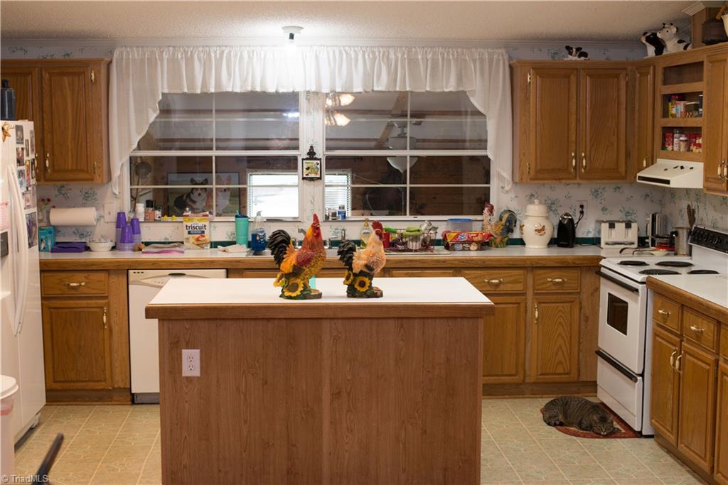 1625 Bloomtown Road East Bend, NC 27018 - Photo 2 of 21 Plenty of storage, plenty of room for family or guest to come over!