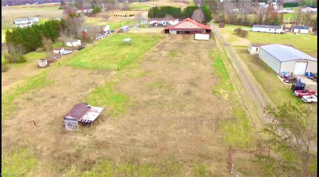 1625 Bloomtown Road East Bend, NC 27018 - Photo 3 of 21 Gallery Image 3