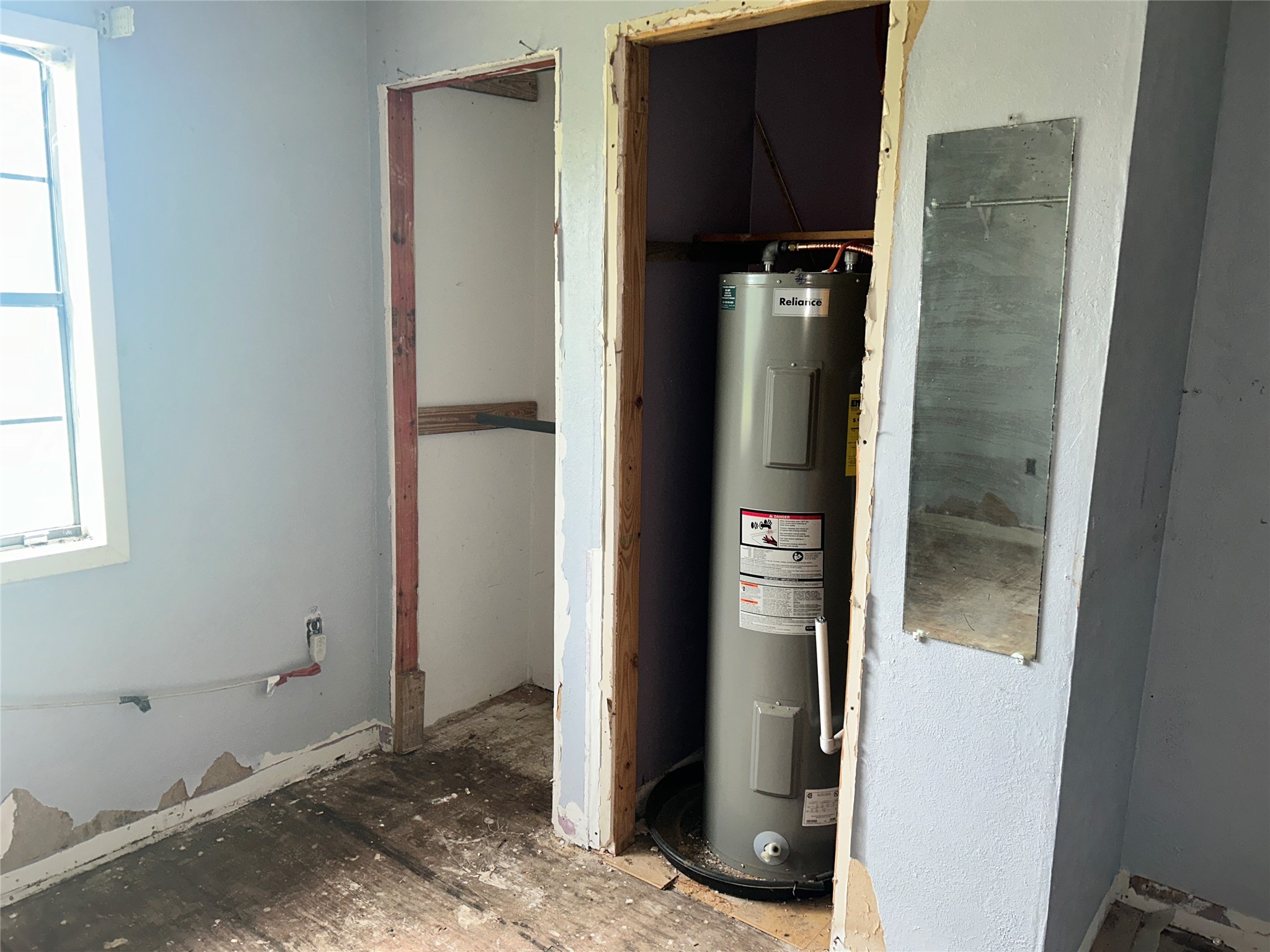 217 County Road 3083 Call, TX 75933 - Photo 32 of 38 a close view of walk in closet