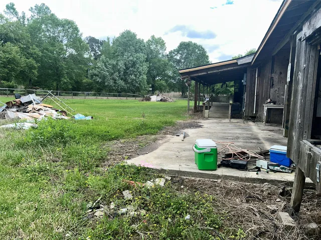 a view of outdoor space yard and patio
