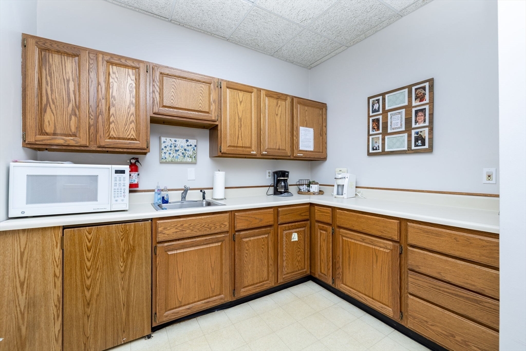 704-708 Sumner Avenue Springfield, MA 01108 - Photo 12 of 40