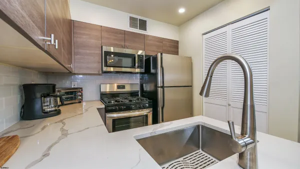 $7,500 | 6 North Adams Avenue, Unit 2, Margate City, NJ 08402