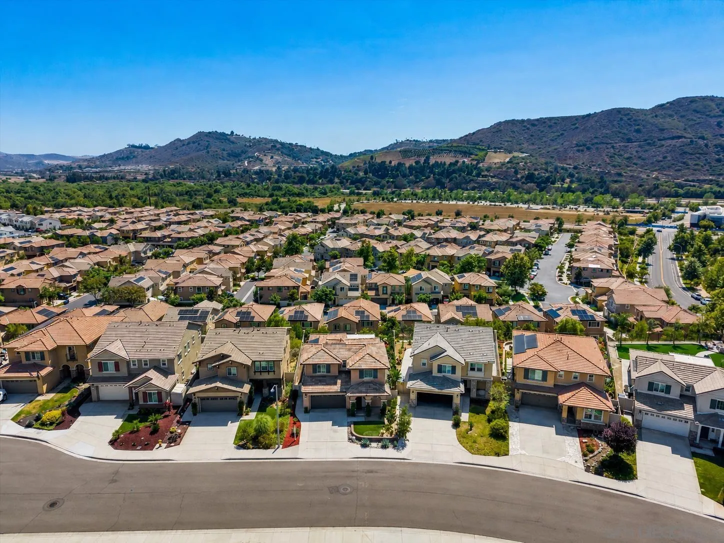 339 Calabrese Street Fallbrook, CA 92028 - Photo 4 of 35