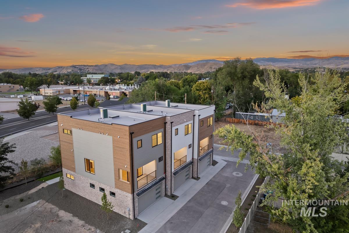 3249 West Moore Street Boise, ID 83702 - Photo 26 of 35 Drone / aerial view of mountains