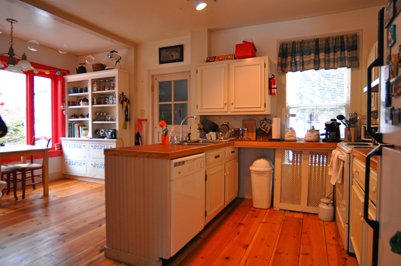 3 Baldwin Hill Road South Egremont, MA 01230 - Photo 13 of 30 Kitchen peninsula