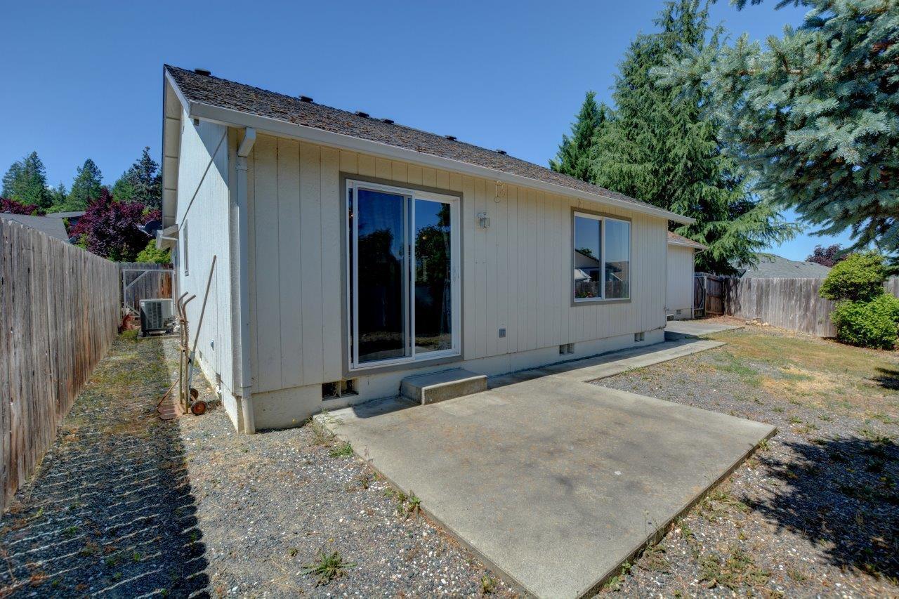 1635 West Harbeck Road Grants Pass, OR 97527 - Photo 27 of 32 DSC_0694_5_6