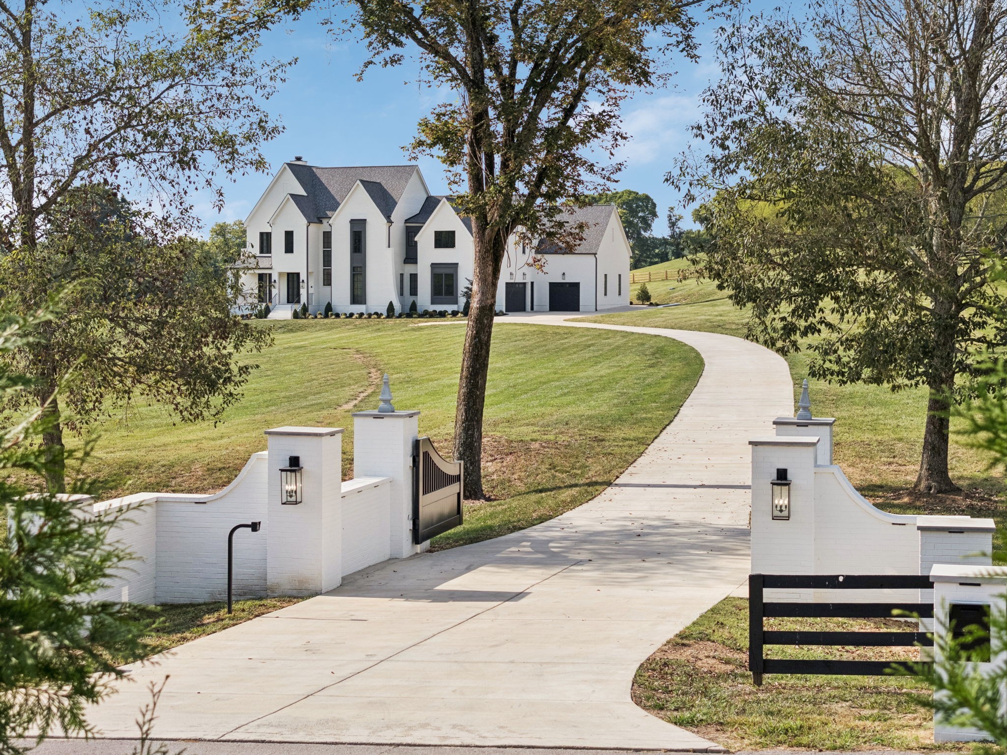 2245 Skinner Road Arrington, TN 37014 - Photo 1 of 98