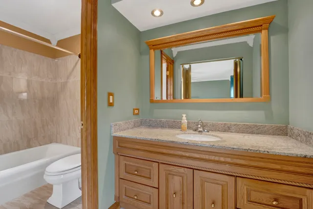 $525,000 | 823 North Harrow Court, Addison, IL 60101