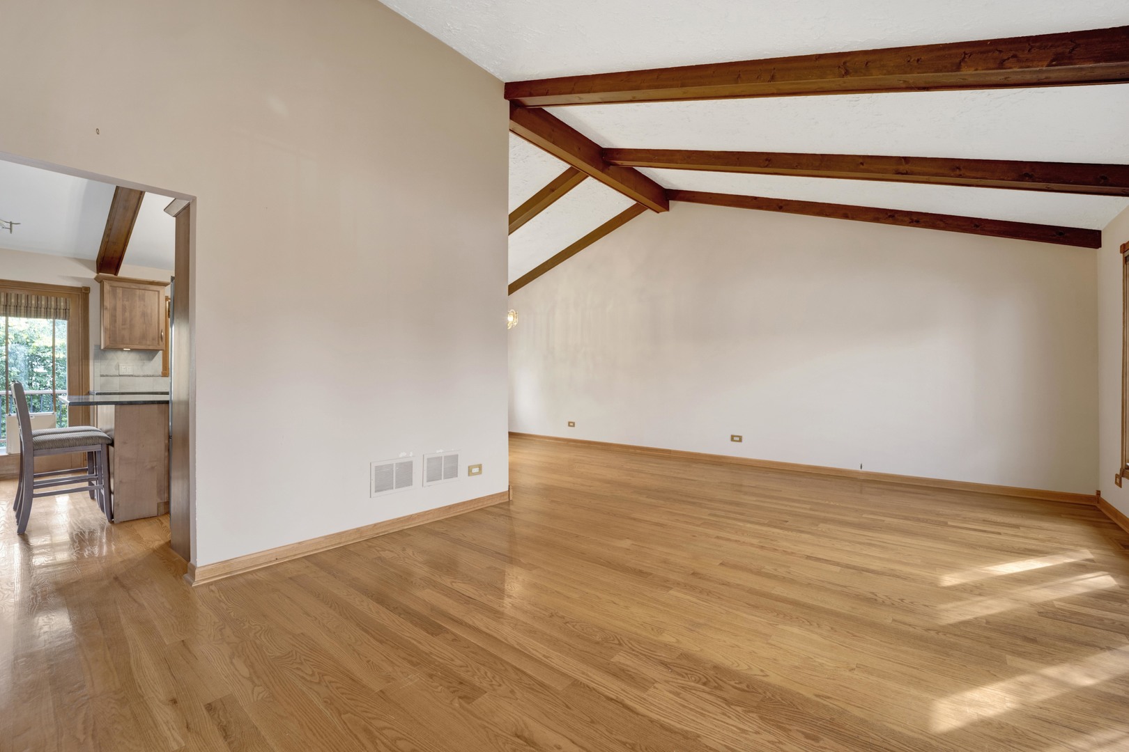 823 North Harrow Court Addison, IL 60101 - Photo 6 of 41