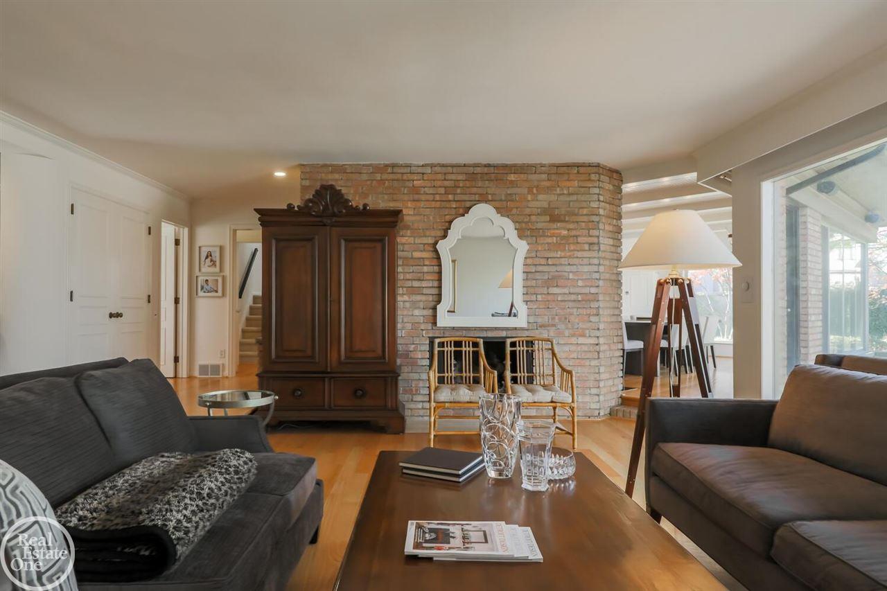 511 Shelden Road Grosse Pointe, MI 48236 - Photo 7 of 51 50061862-6.JPG