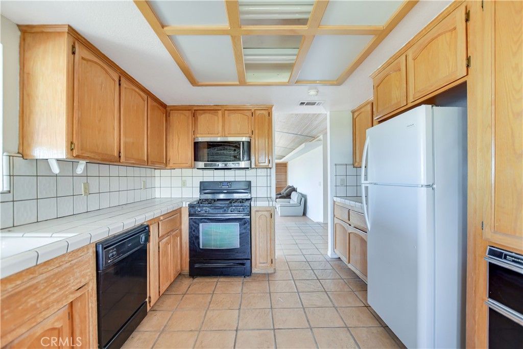2929 Snow Line Drive Pinon Hills, CA 92372 - Photo 22 of 67