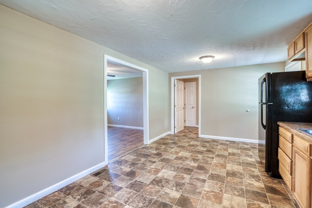 800 Colonial Road Southwest Abingdon, VA 24210 - Photo 14 of 26 Gallery Image 14