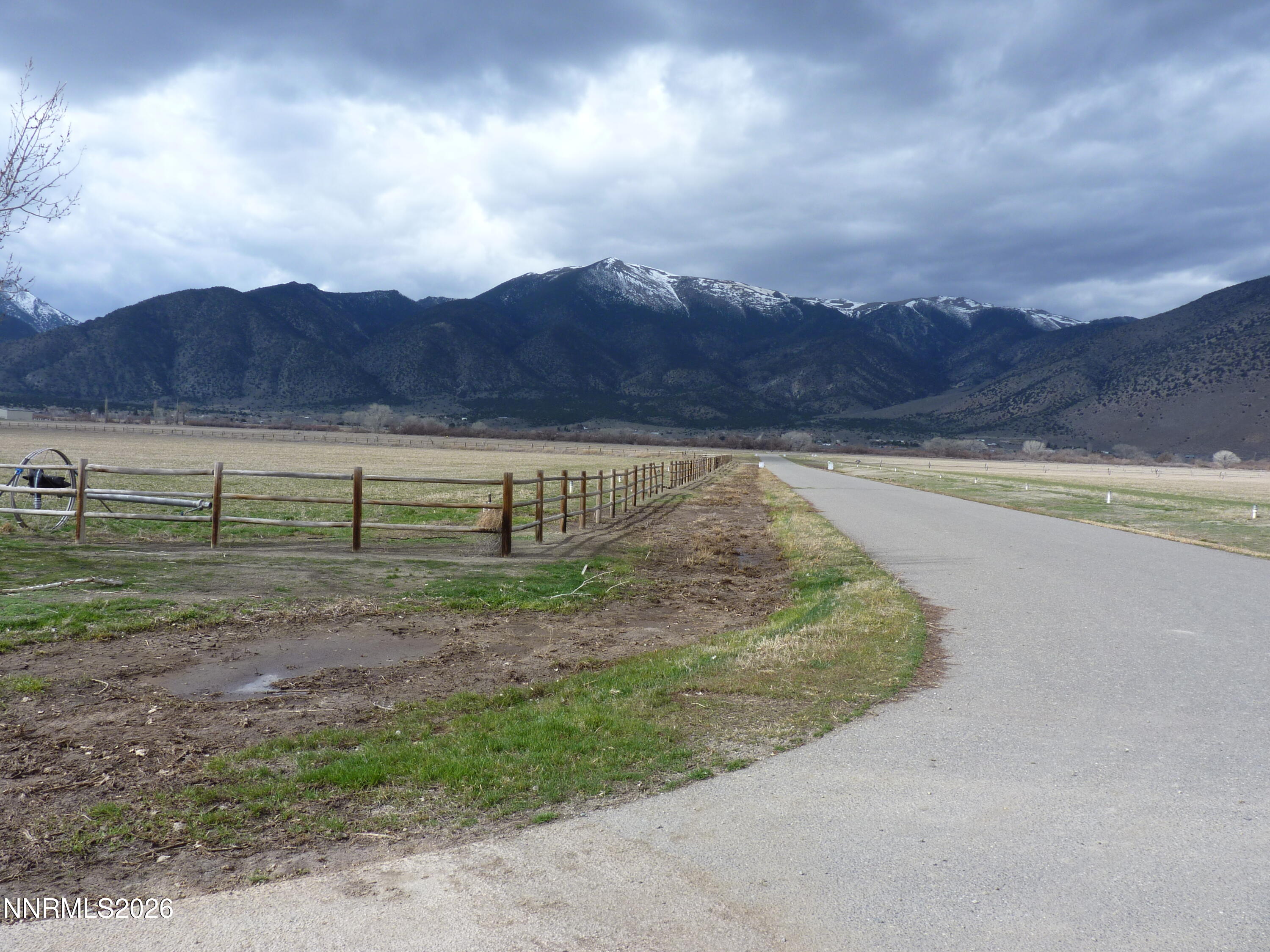 B97EF756-F7CE-4E14-B717-F25399D83CA9