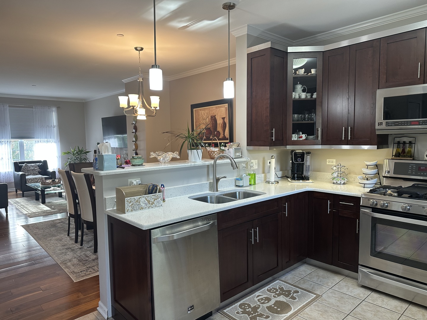 172 East River Road, Unit R Des Plaines, IL 60016 - Photo 13 of 35