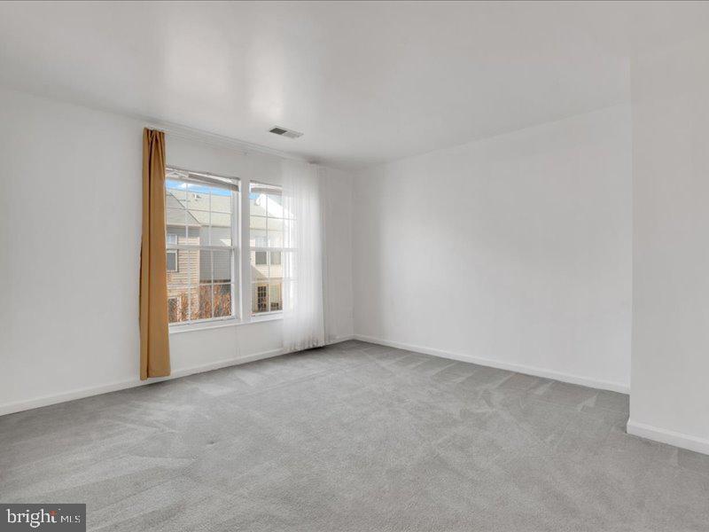 6358 Racetec Place Springfield, VA 22150 - Photo 18 of 26 2nd level bedroom 1st bedroom