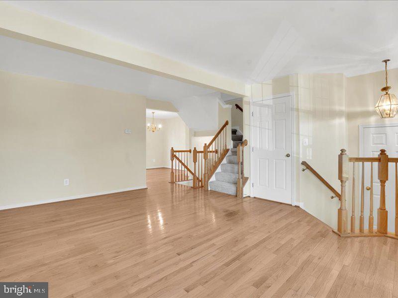 6358 Racetec Place Springfield, VA 22150 - Photo 2 of 26 1st level living room