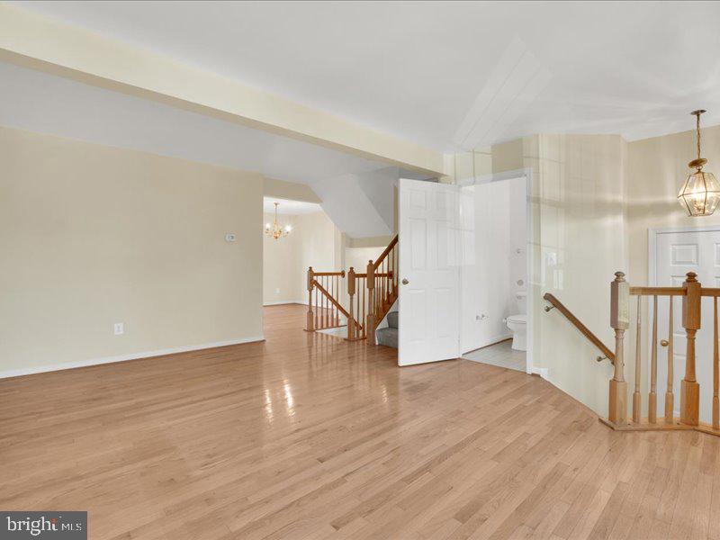 6358 Racetec Place Springfield, VA 22150 - Photo 3 of 26 1st level living room