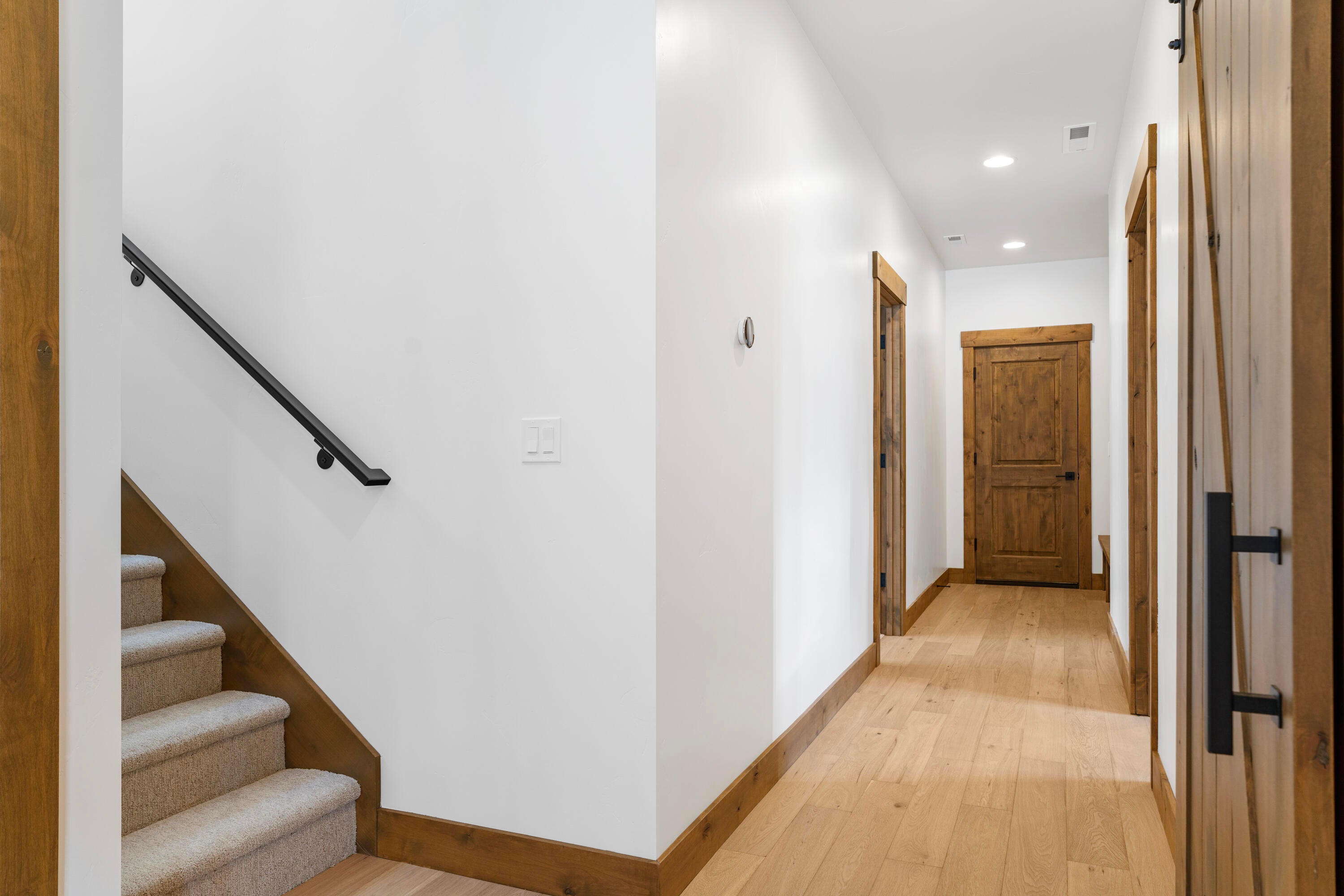 17815 Preservation Loop, Unit 459 Bend, OR 97707 - Photo 20 of 53 20-Hallway