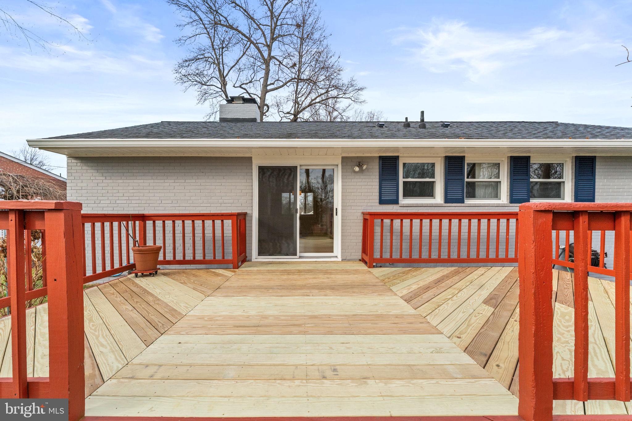 7507 Murillo Street Springfield, VA 22151 - Photo 37 of 44 a balcony with a bed