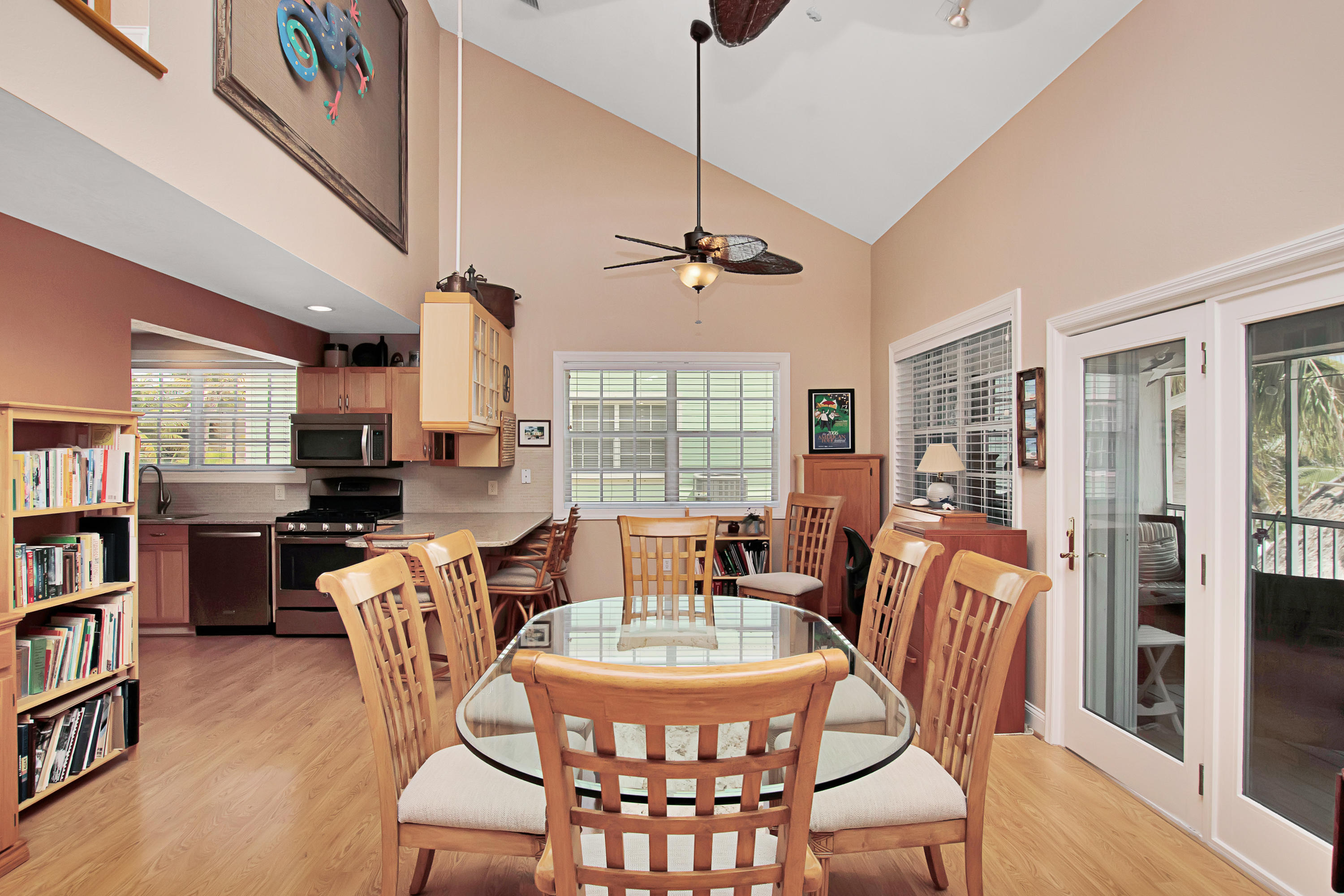 28564 Captain Kidd Road Summerland Key, FL 33042 - Photo 13 of 55 Dining area 1