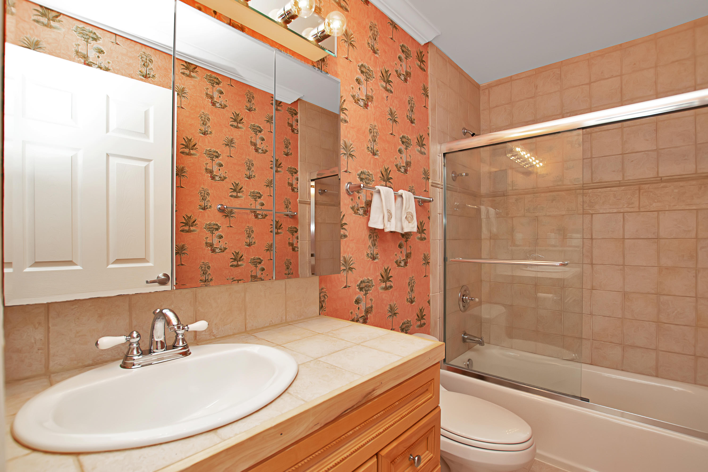 28564 Captain Kidd Road Summerland Key, FL 33042 - Photo 35 of 55 4th bedroom ensuite bath, ensuite