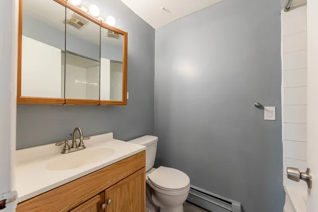 $1,700 | 7718 South Jeffery Boulevard, Unit 3, Chicago, IL 60649