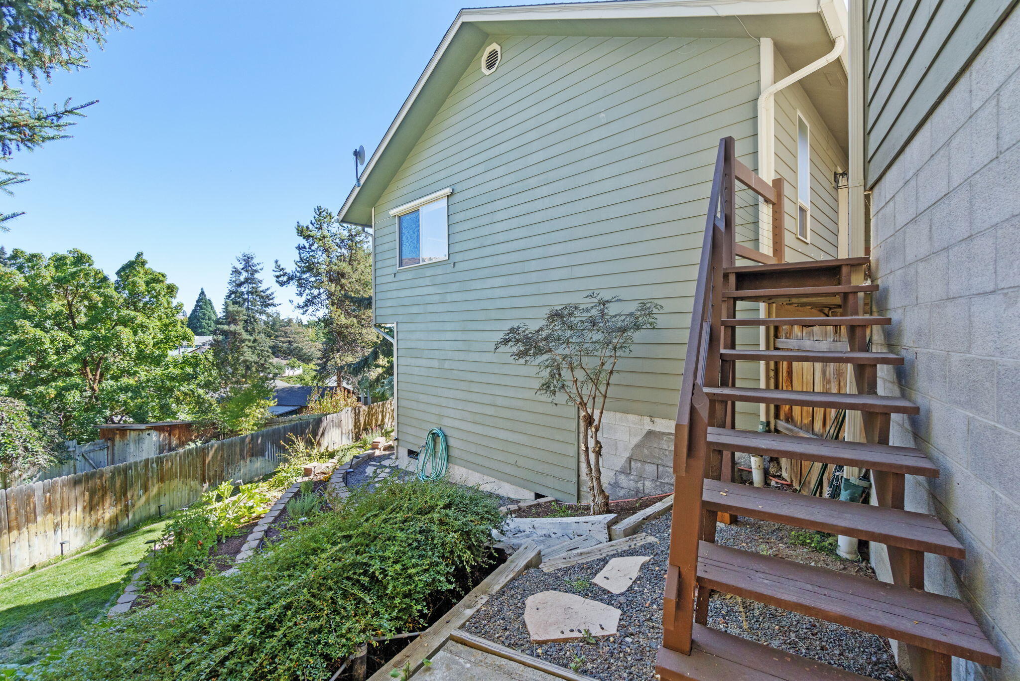 99 Ridgecrest Drive Klamath Falls, OR 97601 - Photo 74 of 77 80-web-or-mls-DSC05719