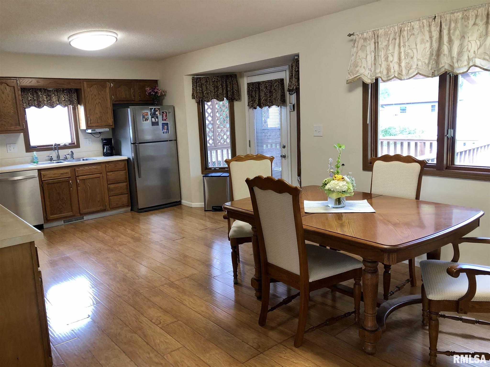 2909 Sutherland Road Springfield, IL 62702 - Photo 6 of 12 Gallery Image 6