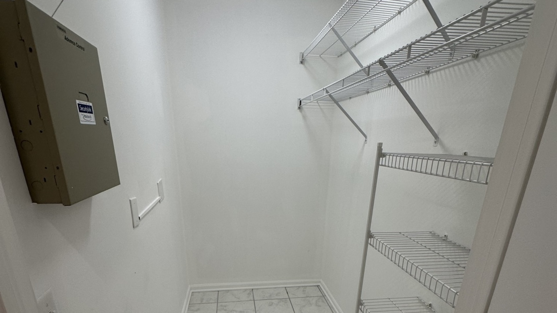 401 Kelburn Road, Unit 114 Deerfield, IL 60015 - Photo 16 of 19 Gallery Image 16