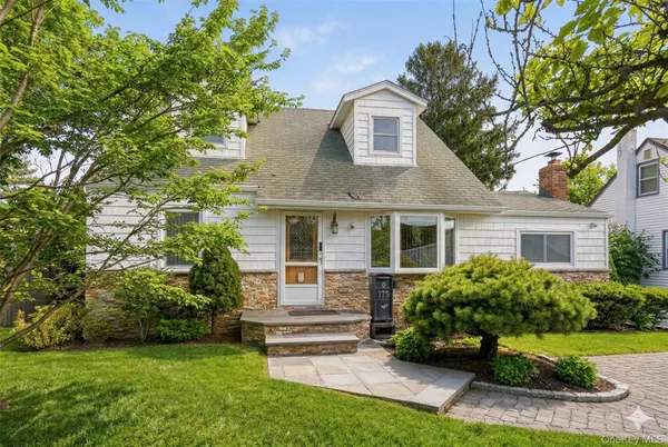 $650,000 | 175 Van Buren Street, West Babylon, NY 11704
