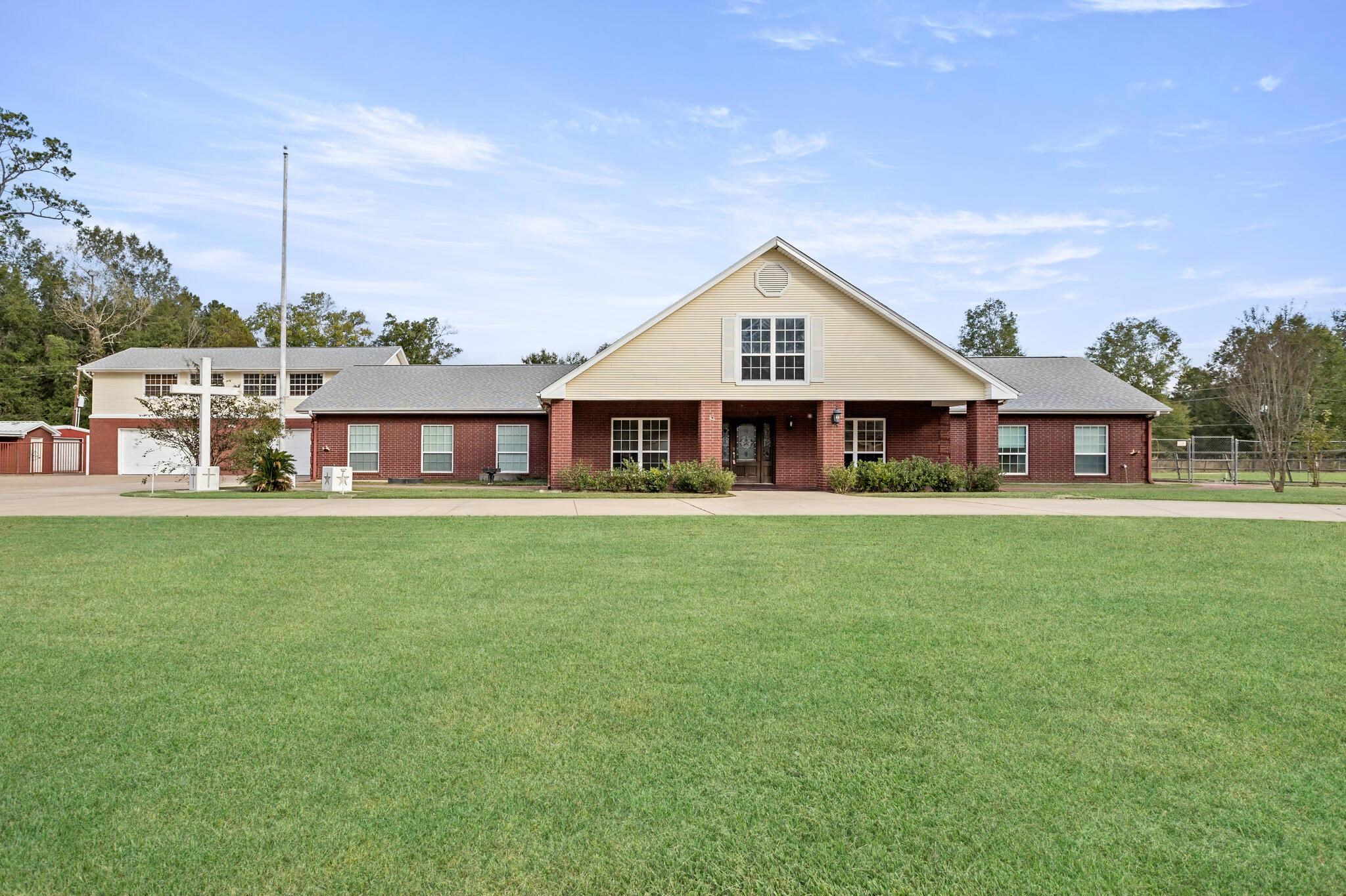 486 Parish Road Orange, TX 77632 - Photo 2 of 49