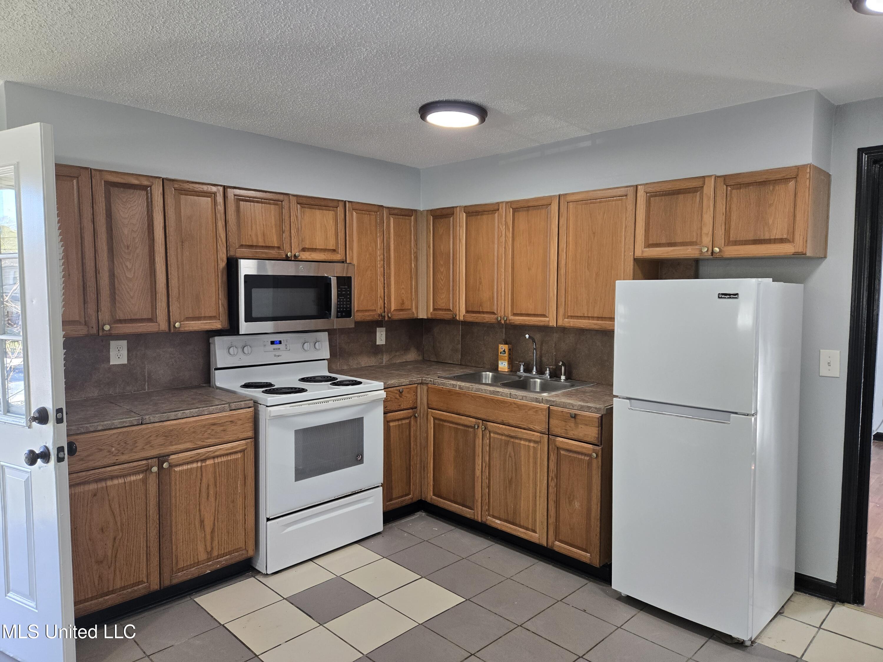 1704 Adcox Road Picayune, MS 39466 - Photo 12 of 19 U Kitchen
