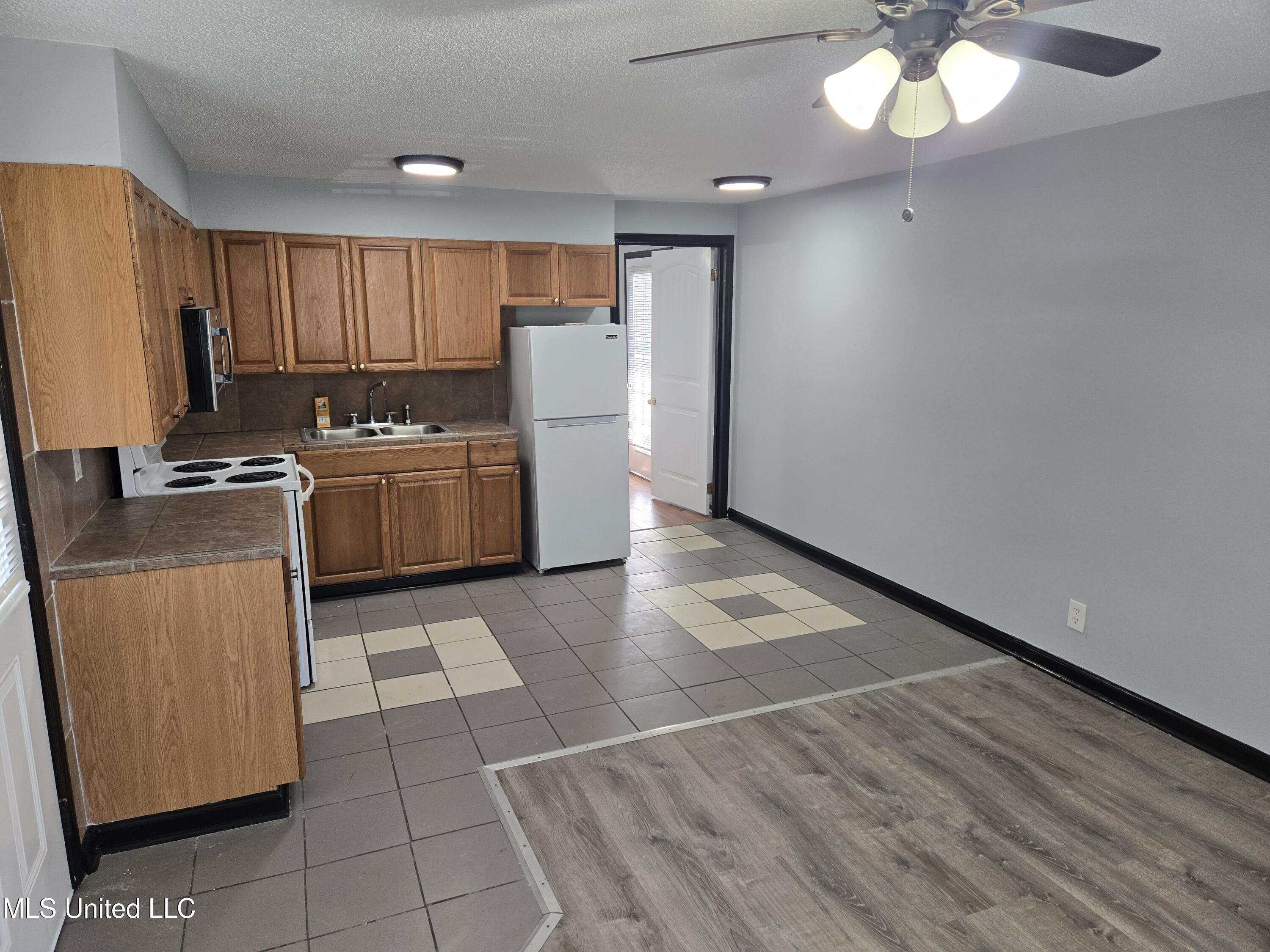 1704 Adcox Road Picayune, MS 39466 - Photo 13 of 19 20250317_160041