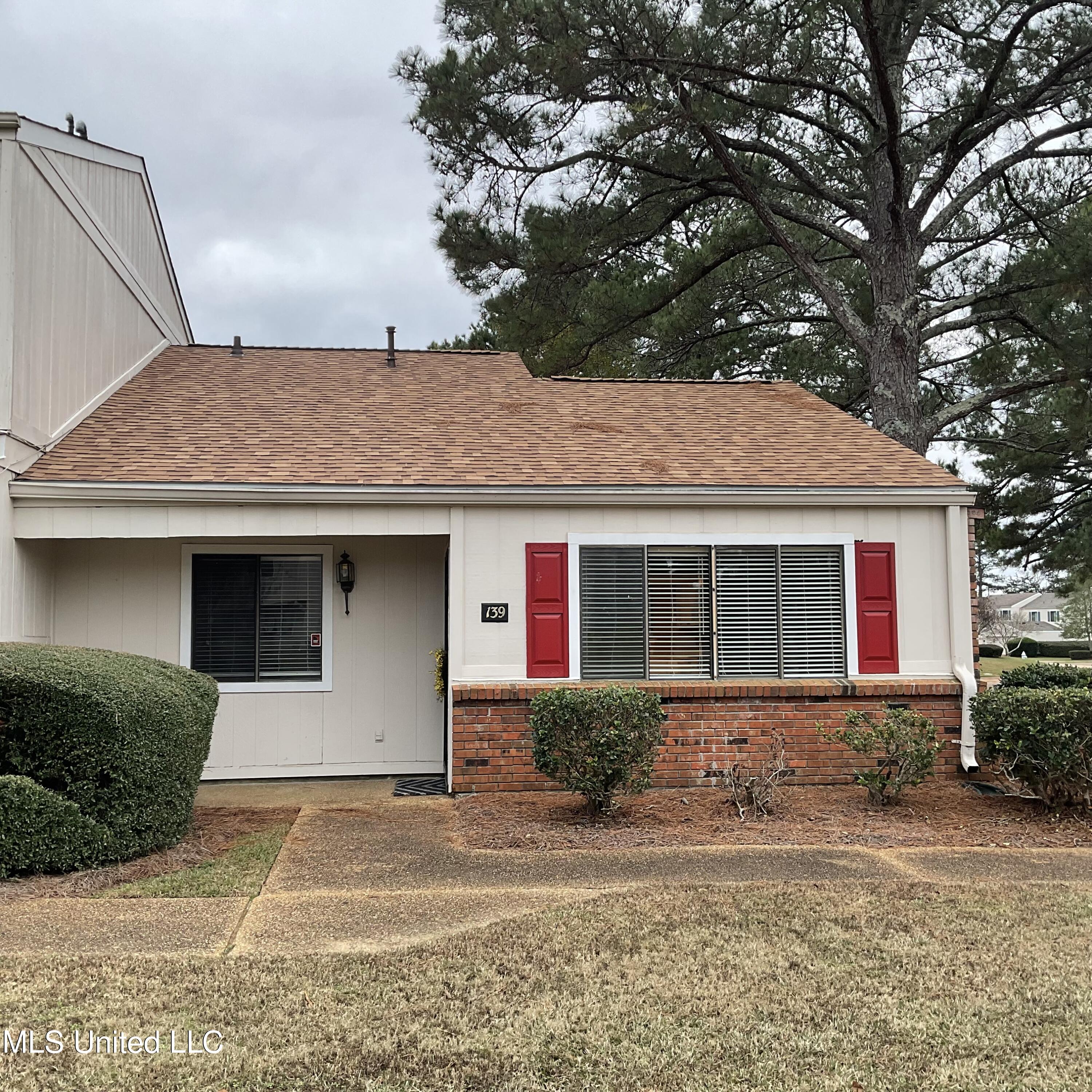 139 Lakebend Circle Brandon, MS 39042 - Photo 1 of 12 IMG_0335