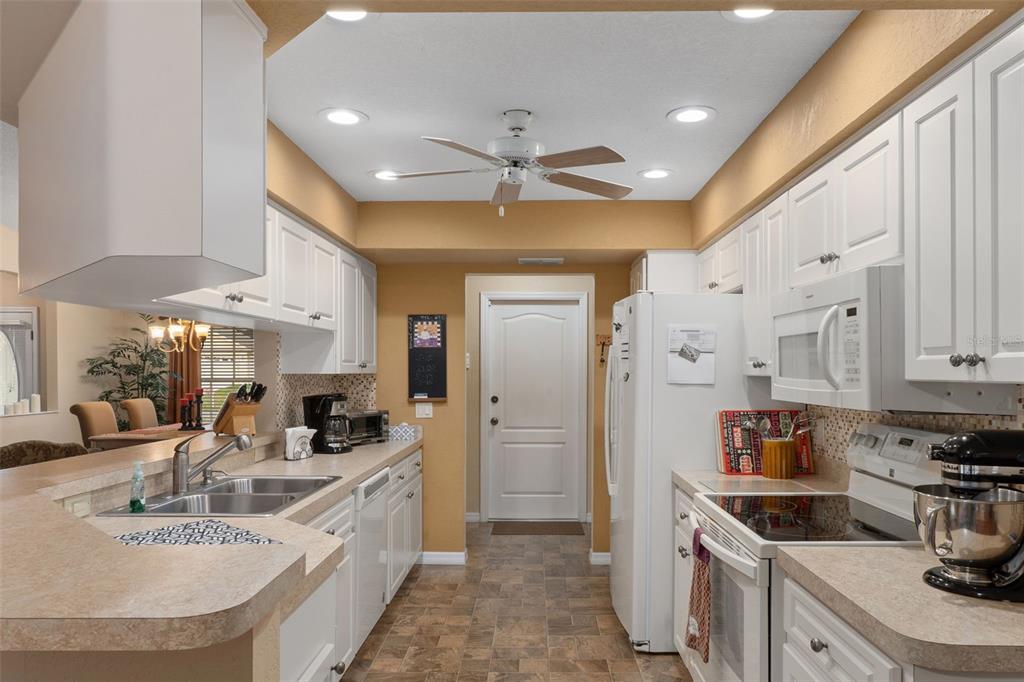 2427 Anchor Avenue Spring Hill, FL 34608 - Photo 17 of 43
