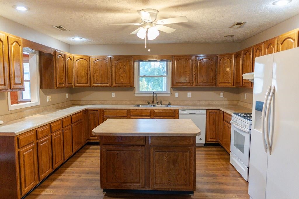 2065 Girkin Road Bowling Green, KY 42101 - Photo 6 of 38 Gallery Image 6