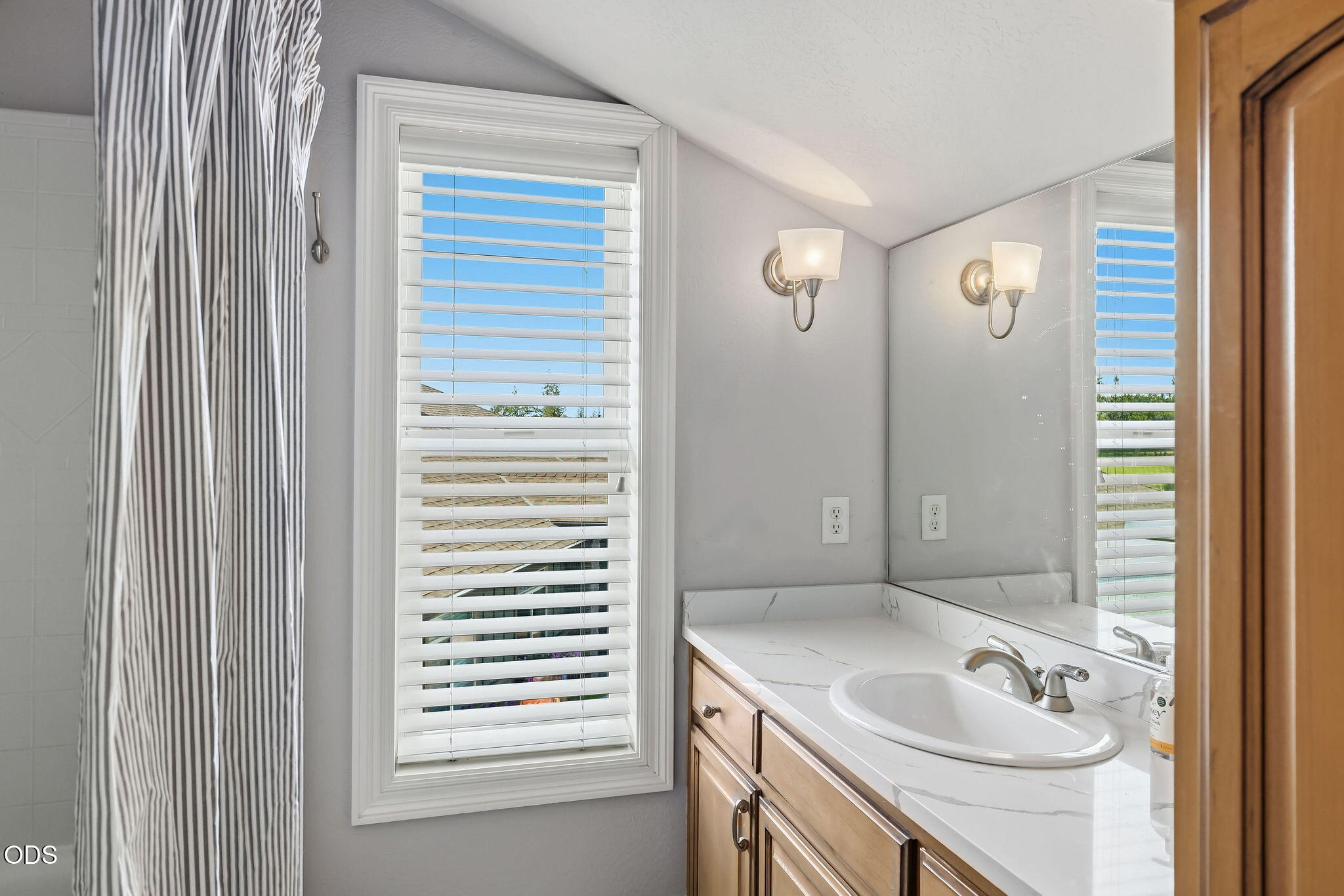 1085 Oak Grove Court Eagle Point, OR 97524 - Photo 48 of 70