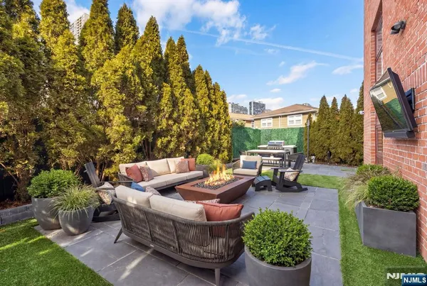 $1,995,000 | 1286 River Road, Edgewater, NJ 07020