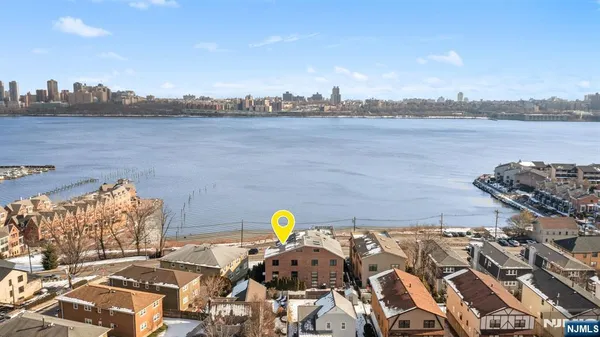 $1,995,000 | 1286 River Road, Edgewater, NJ 07020