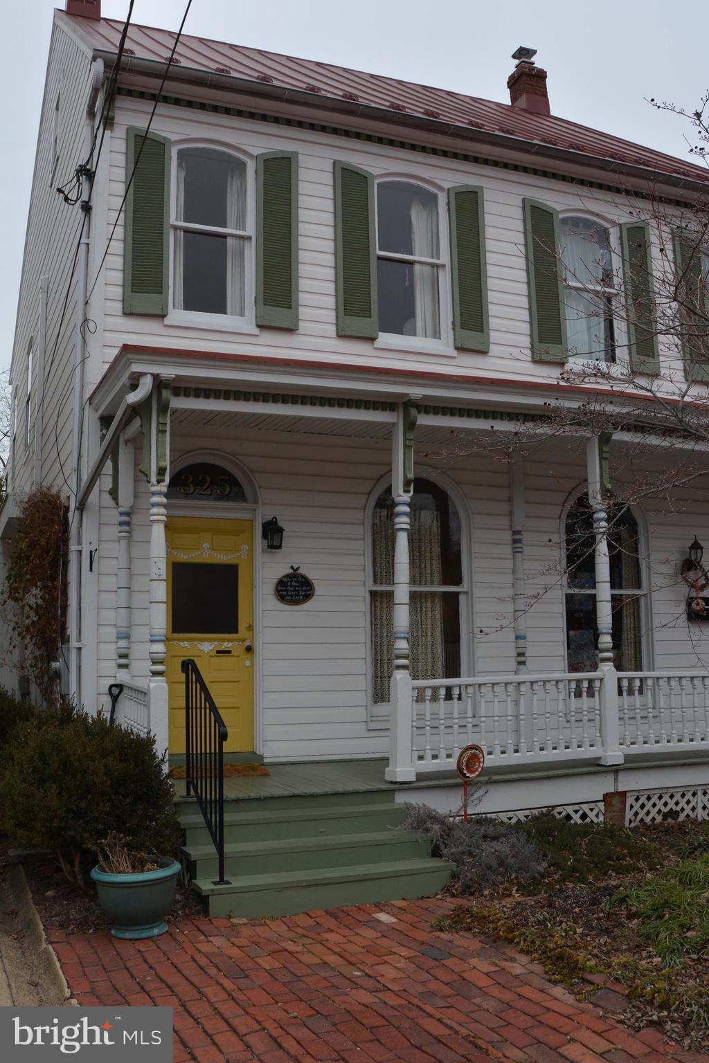 Welcome Home to 325 E 3RD St