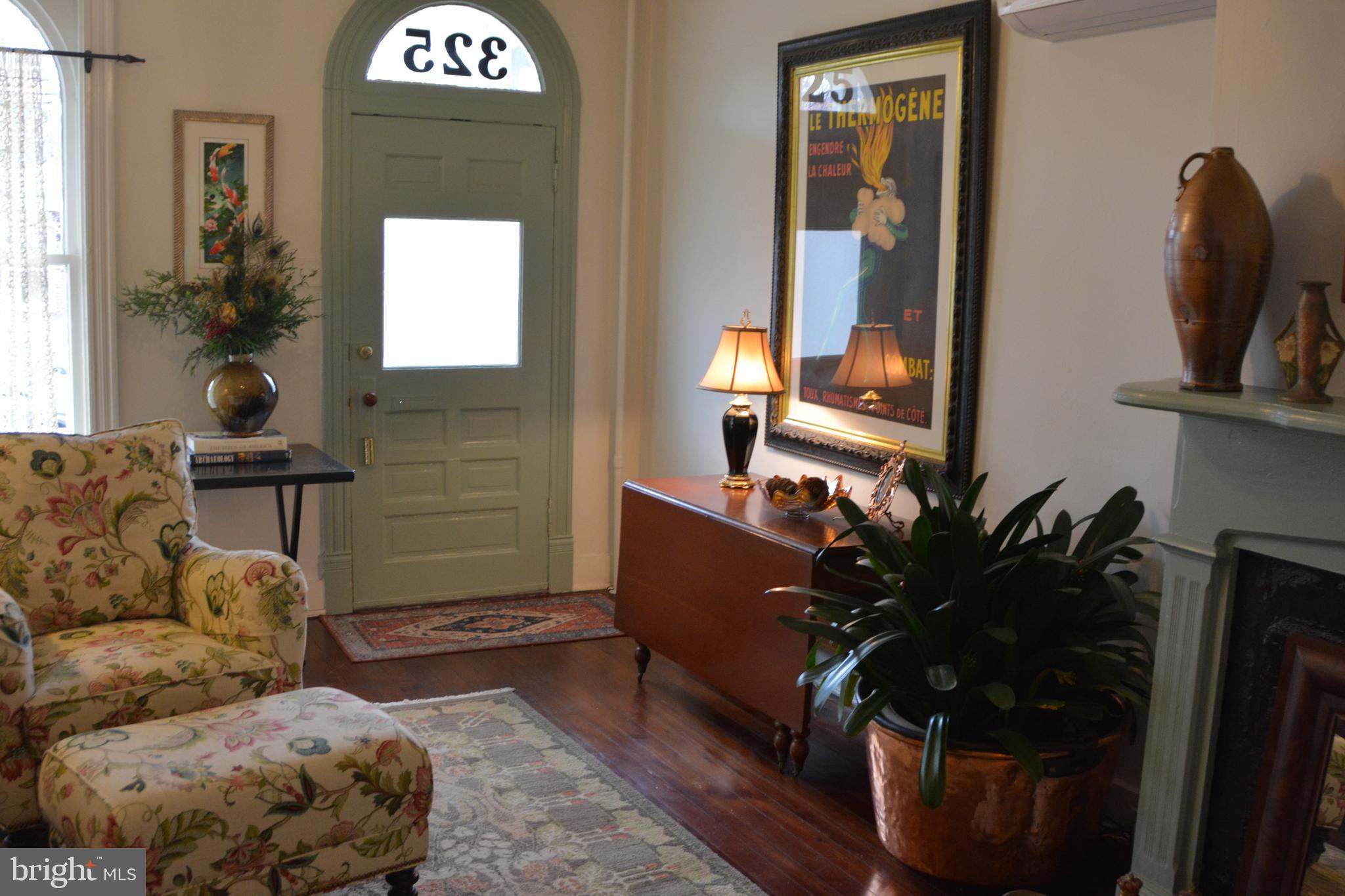 325 East 3rd Street Frederick, MD 21701 - Photo 7 of 54 Livingroom