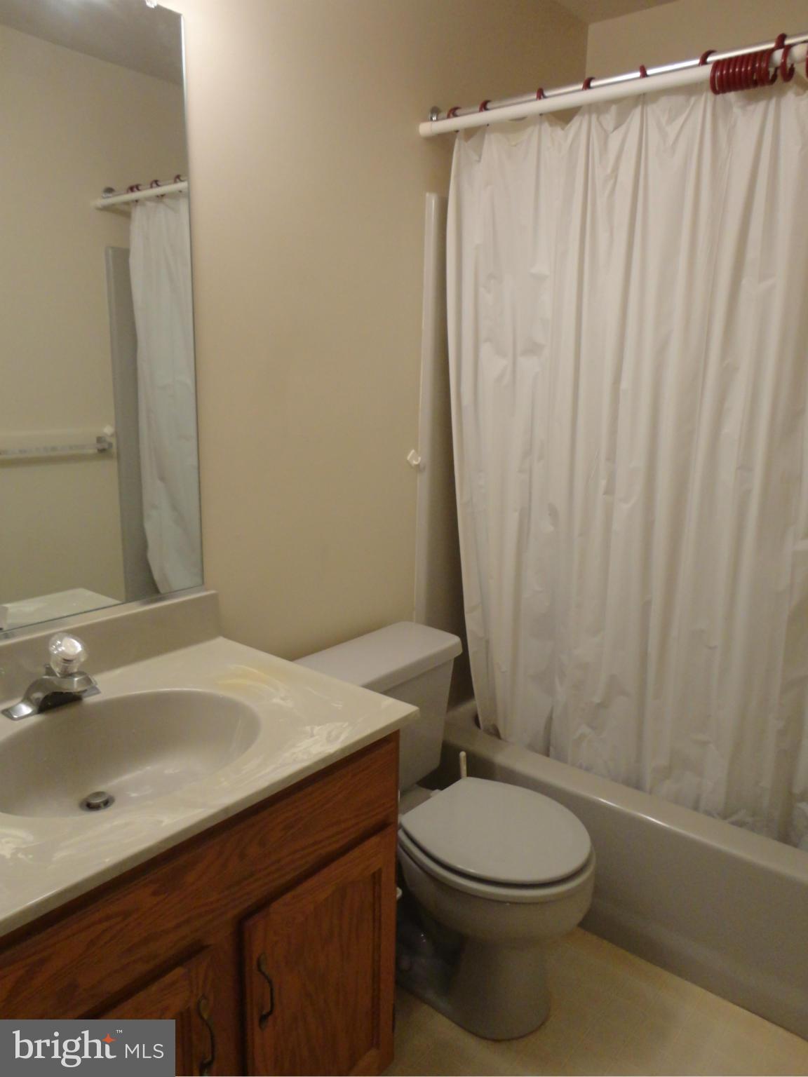 7770 Old House Road Pasadena, MD 21122 - Photo 11 of 14 Bath
