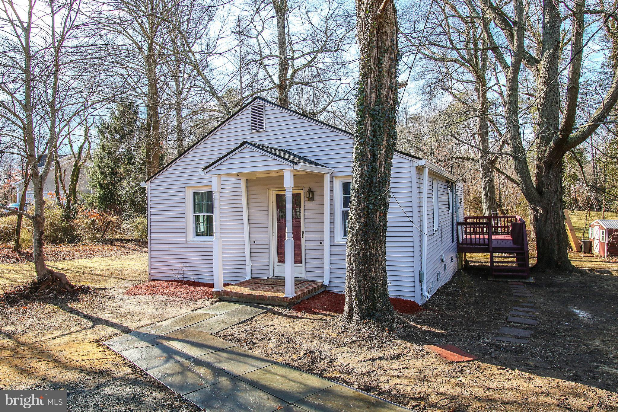8121 Sinclair Mill Road Manassas, VA 20112 - Photo 2 of 17 Exterior (Front)